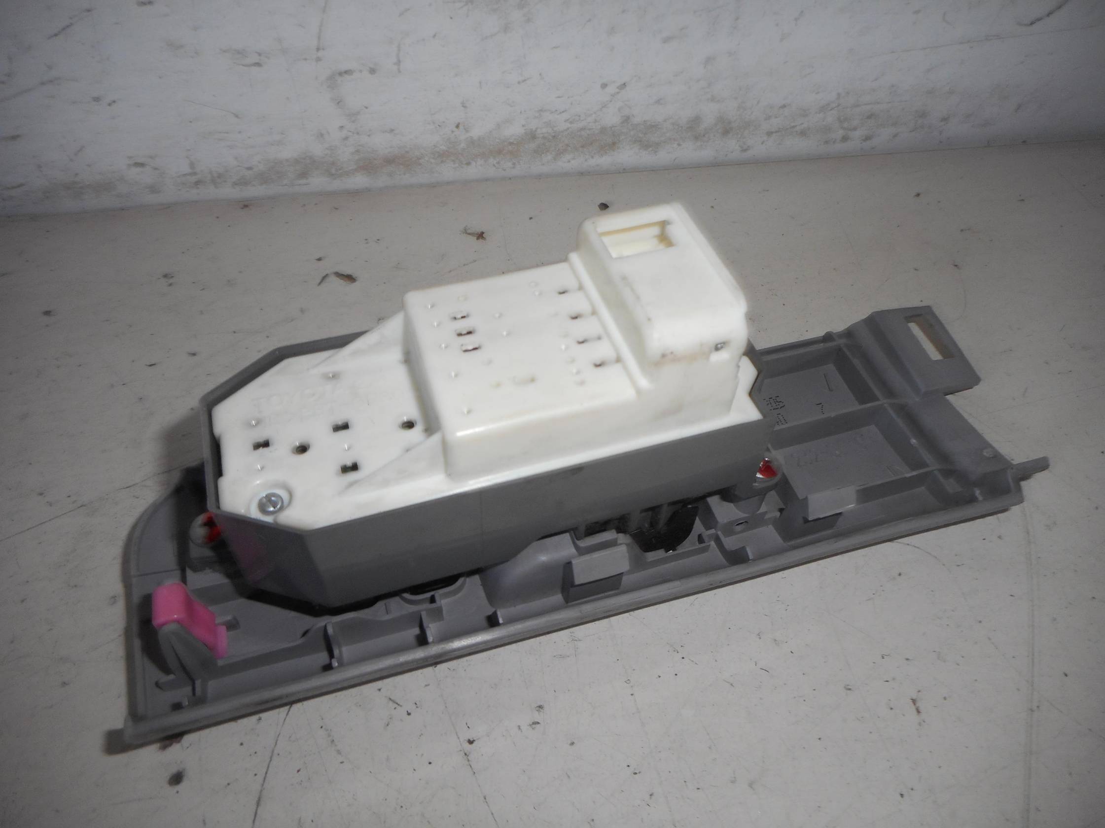 Interruttore alzacristalli porta ant.